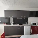 Beau Avec Terrasse Et Vue Pour Non Fumeurs بلمونت سور لوزان