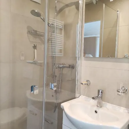 Beau Avec Terrasse Et Vue Exclusivement Pour Non Fumeurs Daire Belmont-sur-Lausanne