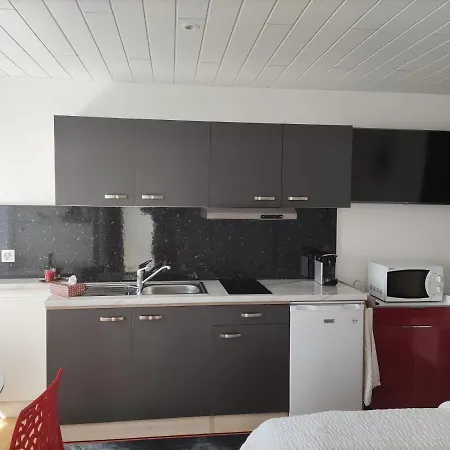 Beau Avec Terrasse Et Vue Exclusivement Pour Non Fumeurs Belmont-sur-Lausanne